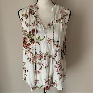 Free shipping! Pink Clover Stitch Fix Hi-Lo Top M